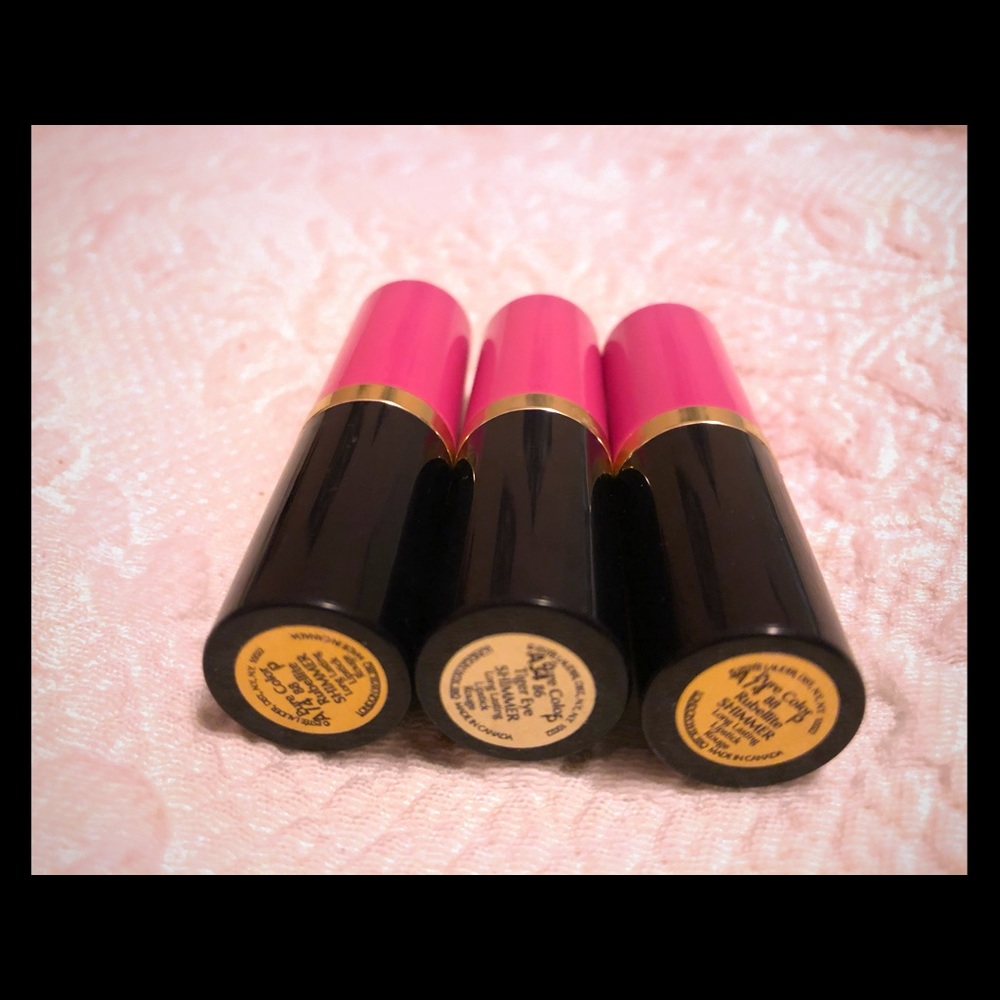 ❤️❤️5/$25 ❤️❤️❤️ Este Lauder shimmer lipstick.